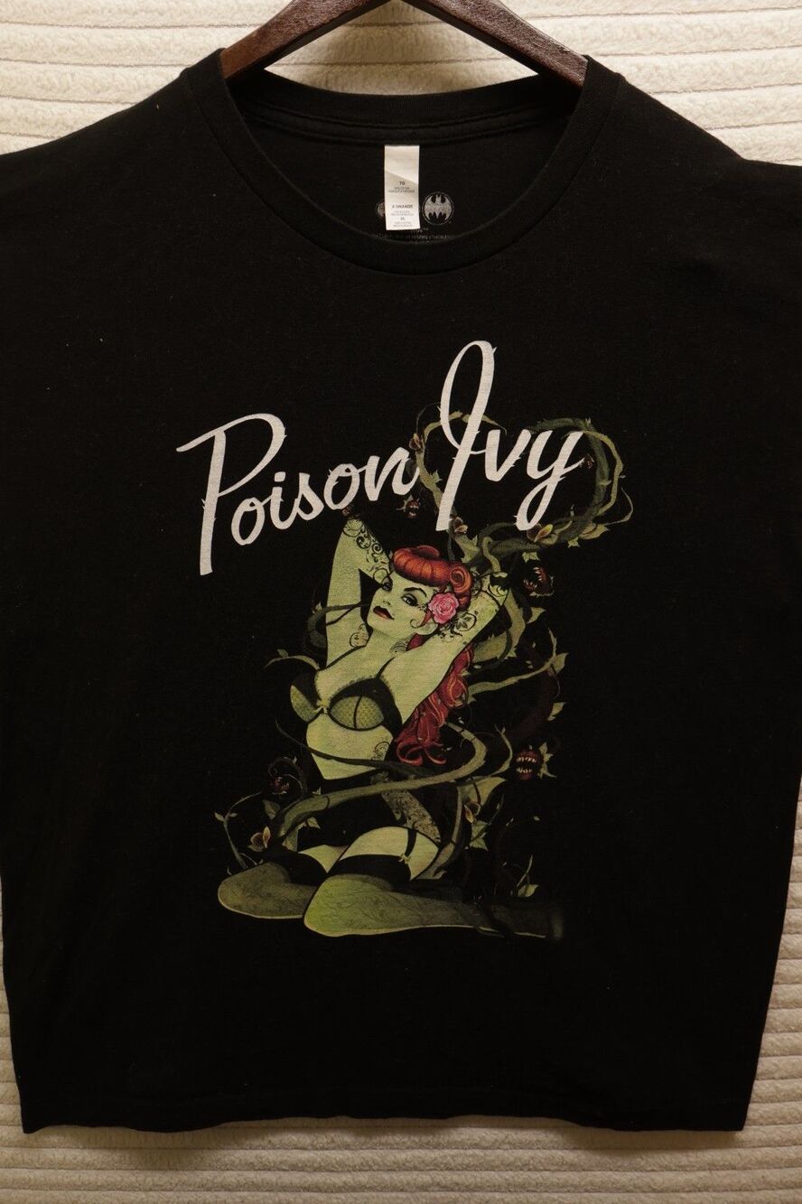 DC Comics Unisex T-shirt Black Poison Ivy Graphic SIze XL Pin Up Style